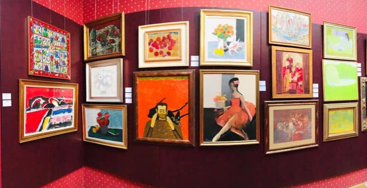 Secţiune caritabilă dedicată Crucii Roşii Române