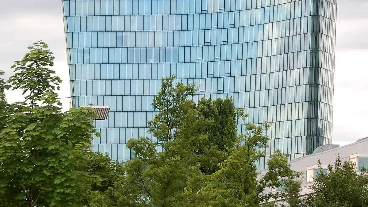 1200px-OMV_Building02