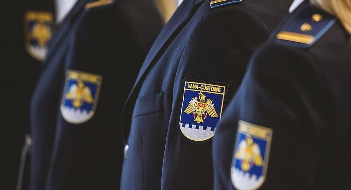 Poşta Română organizează stagii de practică pentru elevii care vor să devină agenţi vamali