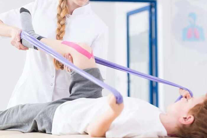 16kinetoterapia_la_copil_si_adolescent