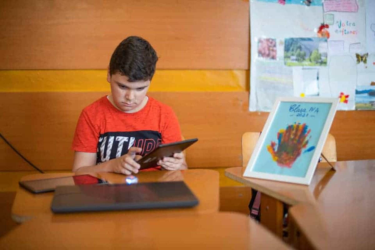 Povestea lui Robert – Cum poate schimba tehnologia viața unui copil!