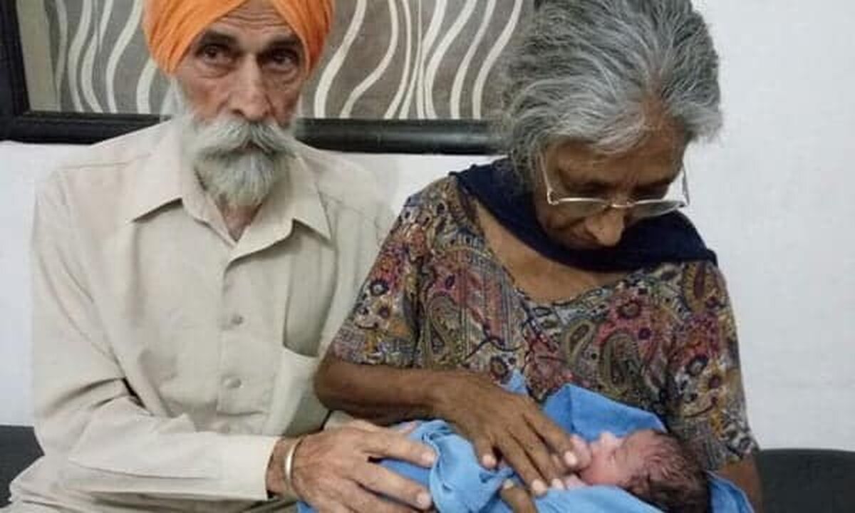 O femeie din India a devenit mamă pentru prima dată la 70 de ani