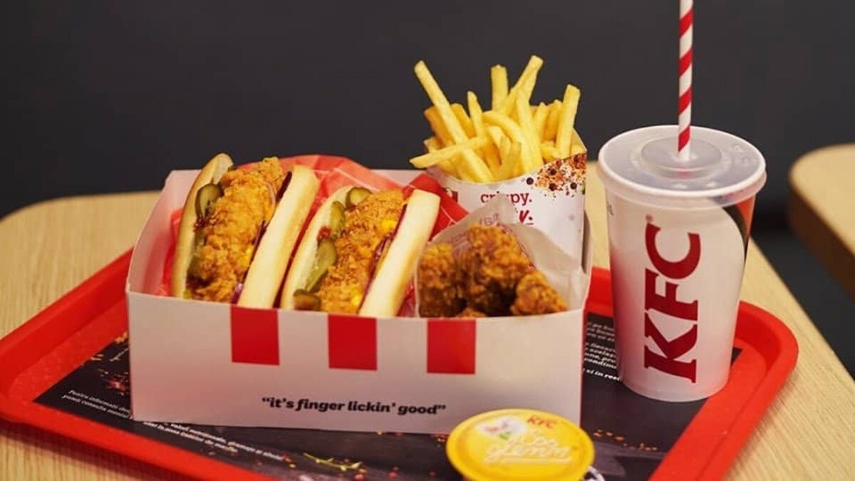 Utilizarea dozatoarelor de băuturi răcoritoare în locațiile KFC a fost reluată