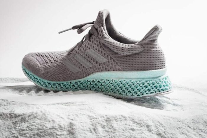 Adidas încheie un parteneriat cu Stația Spațială Internațională pentru teste de produse Adidas adidasi facuti din plastic 3 1170x644 1