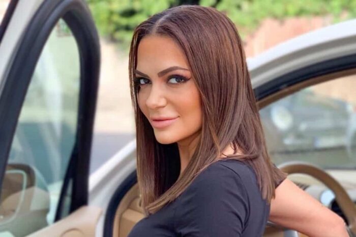 Andreea Antonescu, mărturisiri inedite din viața ei: „Eroul vieţii mele va rămâne tatăl meu” Andreea Antonescu 2 1280x720 1