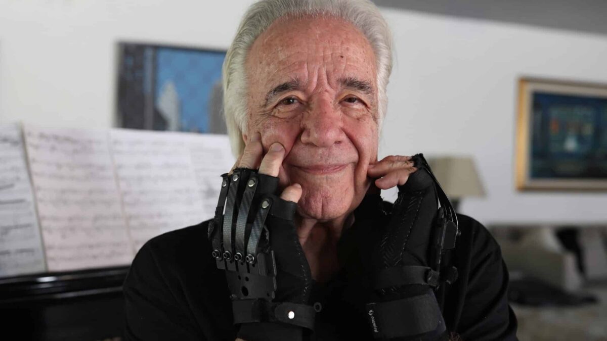 BIONICGLOVE scaled e1604591510498