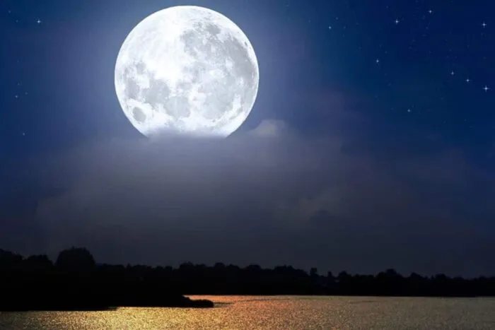 Cand-are-loc-prima-luna-plina-din-octombrie-2021