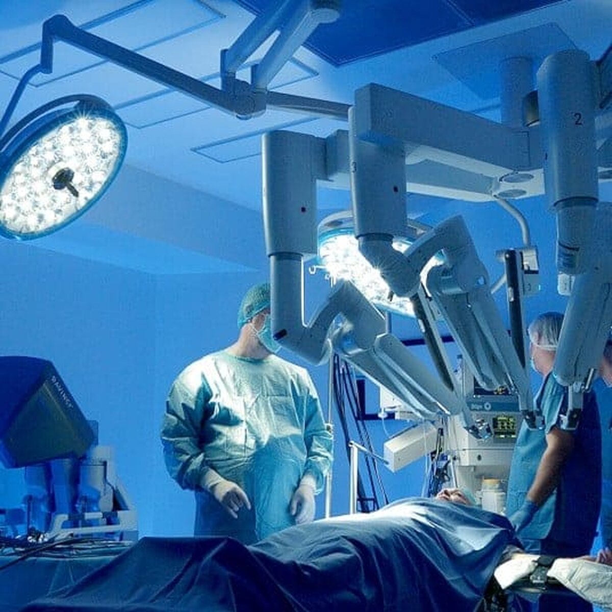 Chirurgie robotică de ultimă generație la Spitalul Clinic SANADOR