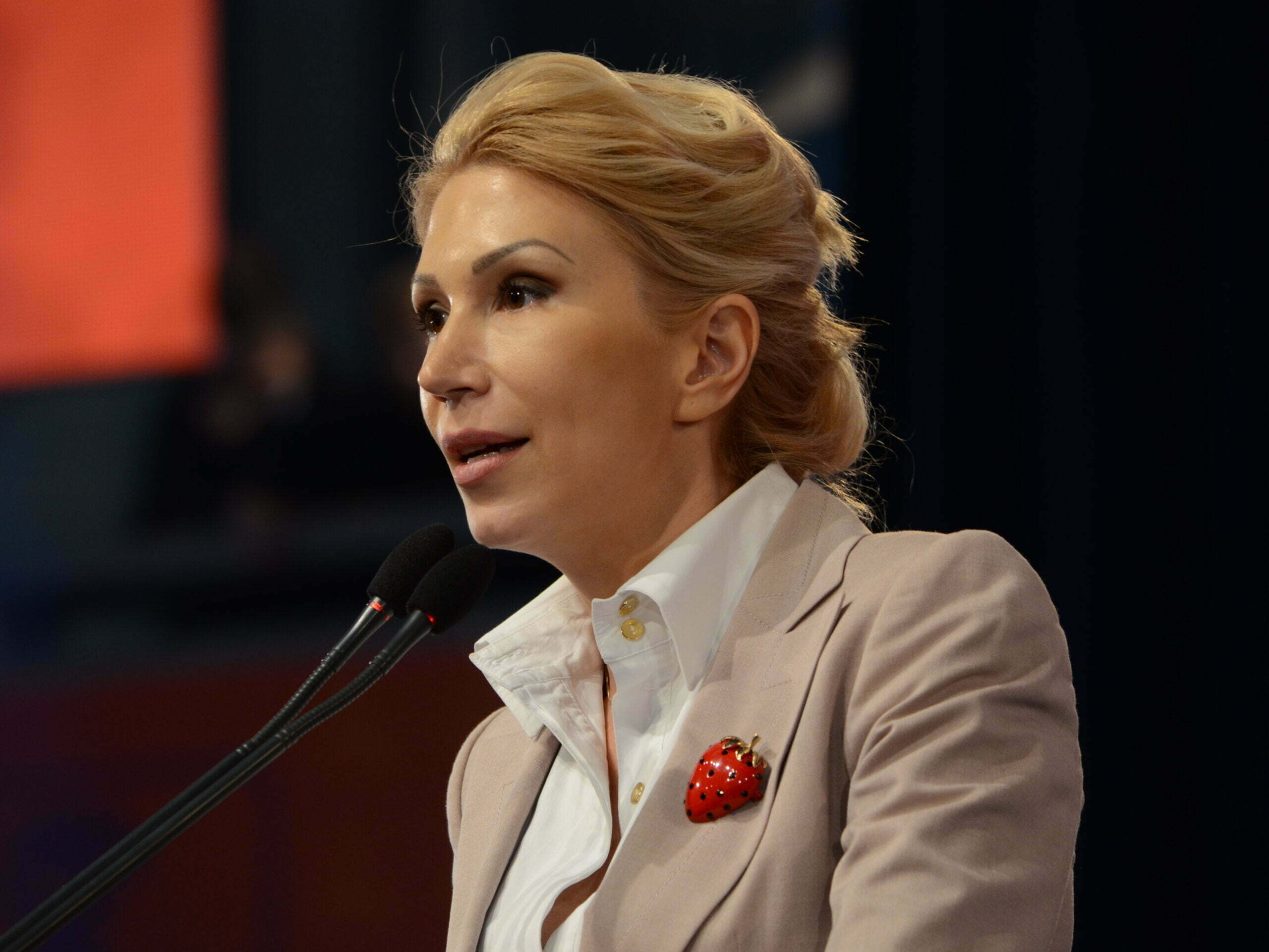 Raluca Turcan propune două noi tipuri de contracte de muncă
