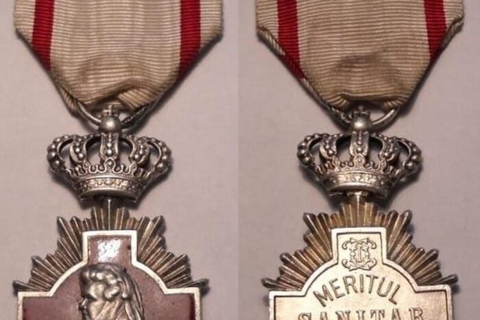 UMF a fost decorată de preşedintele Klaus Iohannis cu Ordinul 'Meritul Sanitar' în grad de Cavaler Crucea Meritul Sanitar pace