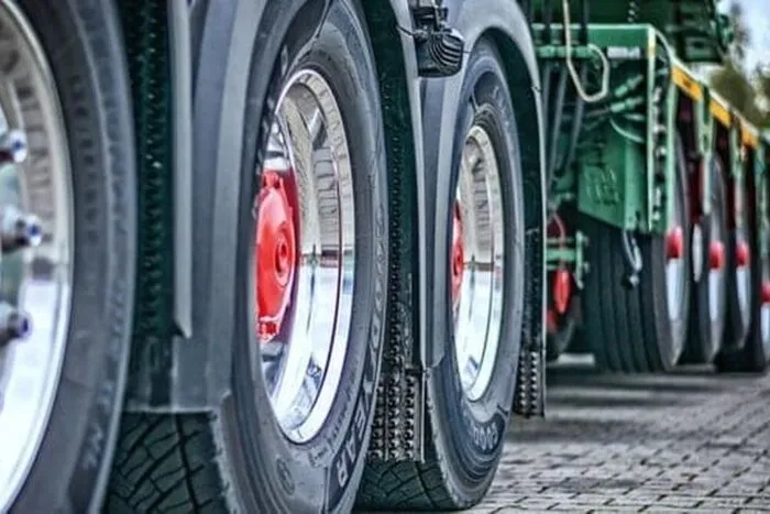 Folosirea-camioanelor-electrice-in-transporturi-ar-genera-economii-de-miliarde-la-nivel-european