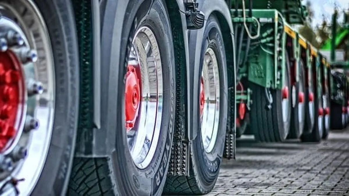 Folosirea-camioanelor-electrice-in-transporturi-ar-genera-economii-de-miliarde-la-nivel-european