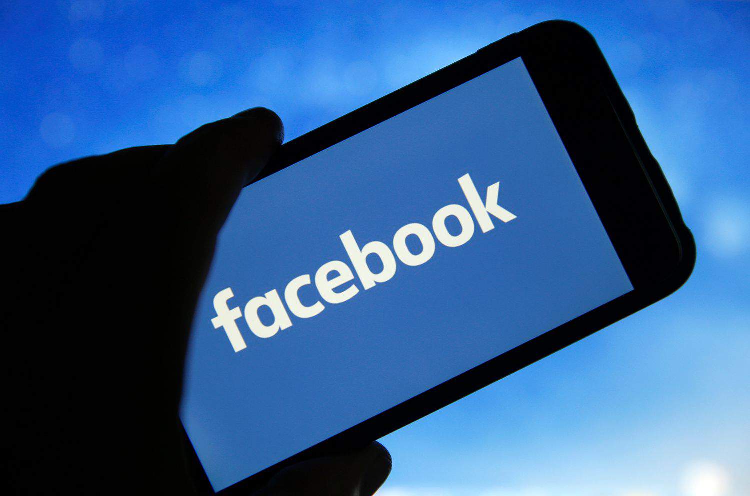 În Standardele Comunitaţii, Facebook va introduce noi reguli pentru cei care încalcă standardele platformei