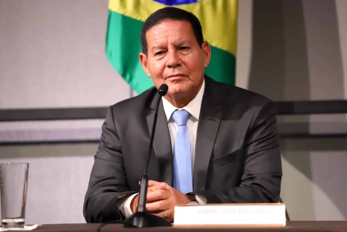 Hamilton Mourao em 5 de abril de 2019 scaled 1