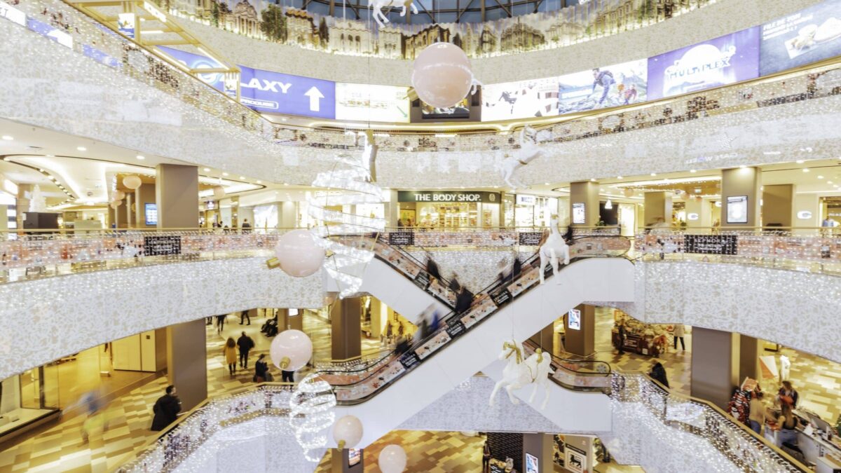 Interior_Bucuresti-Mall-Vitan-scaled
