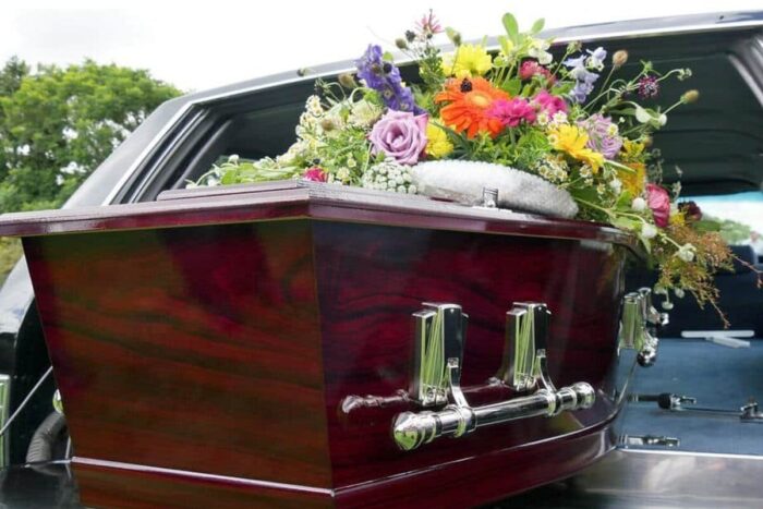 Persoanele decedate în străinătate sunt înmormântate în țara noastră cu ajutorul serviciului de repatriere decedati Jurnalulnational.ro funerarenicolas.ro