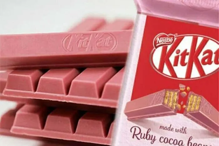KitKat-cu-ciocolata-roz