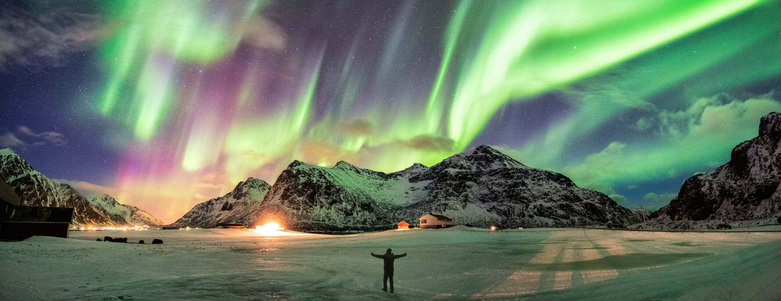Aurorele boreale vor străluci mai la sud decât de obicei, din cauza unei furtuni geomagnetice care a lovit Pământul