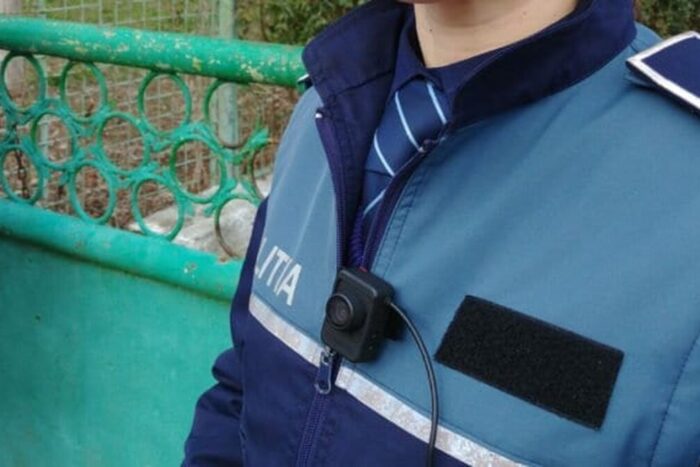 Politisti cu bodycam 1 678x381 1