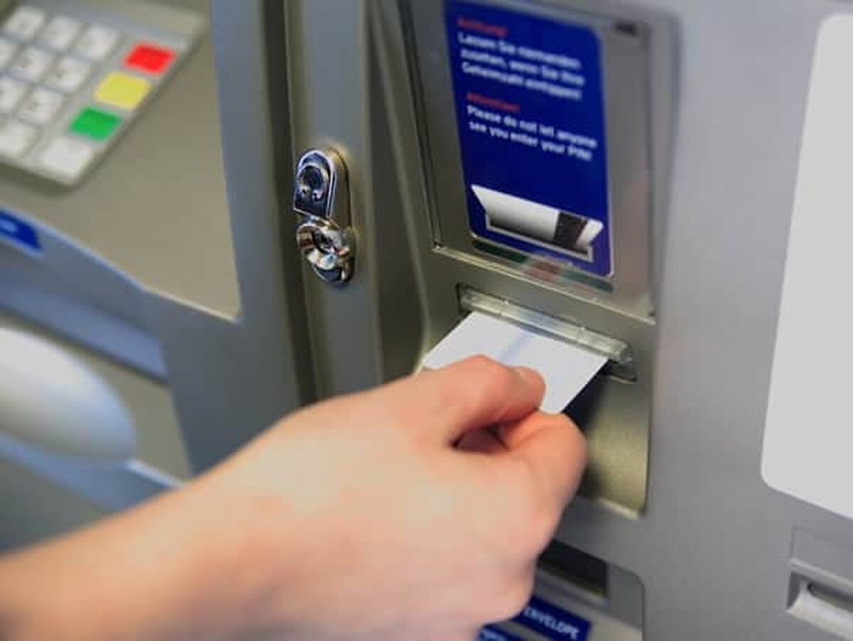 Mii de firme și sute de ATM-uri verificate de polițiști pentru a vedea măsurile de securitate