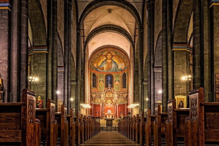 Schimbarea la Față a Domnului 2019 – tradiții și superstiții biserica
