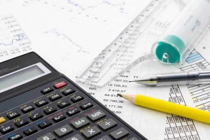calculator-taxe-publimedia-shutterstock