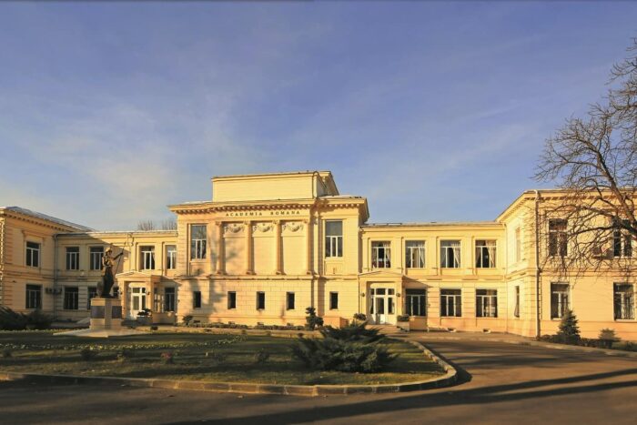 cladire academie azi