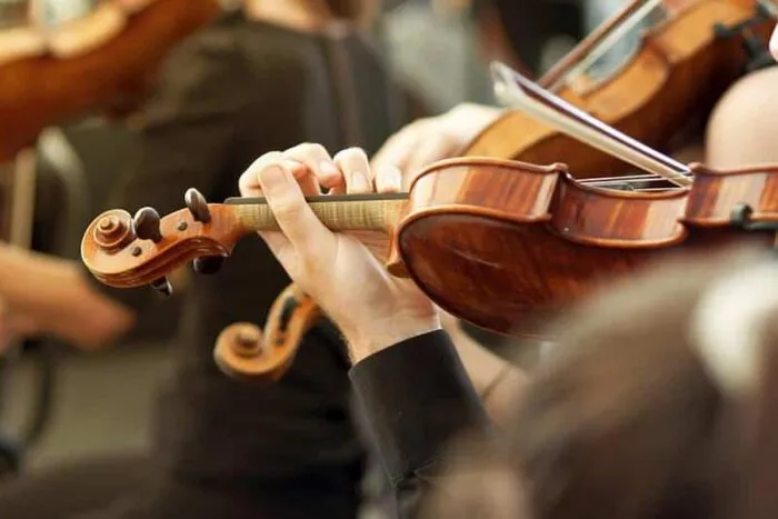 classical_music_violin_by_stevanovicigordreamstime