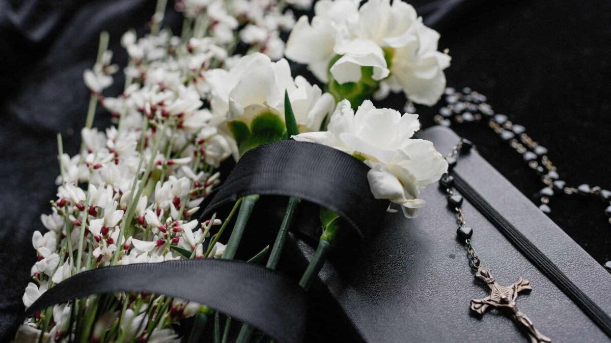 Care sunt beneficiile pentru care să comanzi coroane funerare online coroane funerare