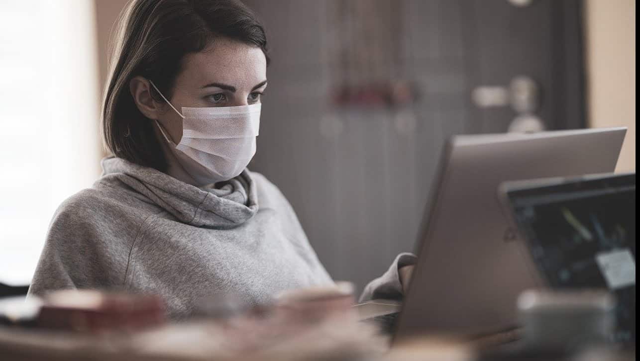 Directorii generali din companii se aşteaptă ca munca de la distanţă să continue pe termen lung