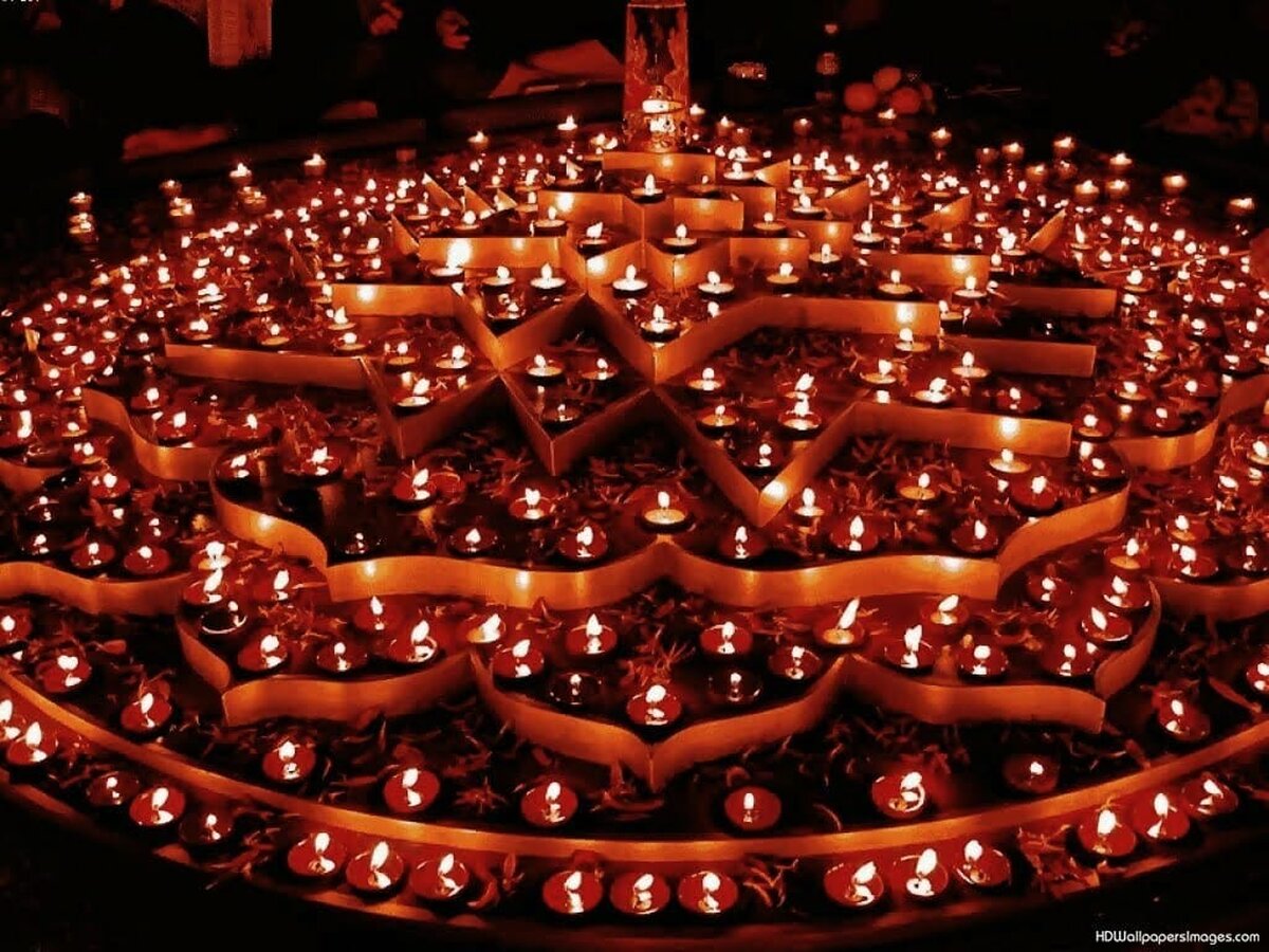 Milioane de oameni din India sărbătoresc Diwali, în timp ce avertismentele legate de Covid și de poluare cresc