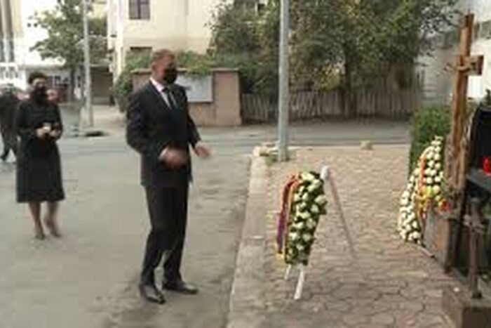 Preşedintele Iohannis a depus o coroană de flori în memoria victimelor Revoluţiei download 2020 12 21T005634.643