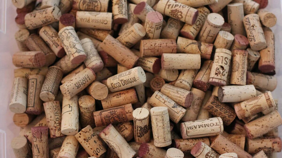 Producătorii de dopuri din plută vor să cucerească şi segmentul băuturilor spirtoase ecycler wine corks02 13310200