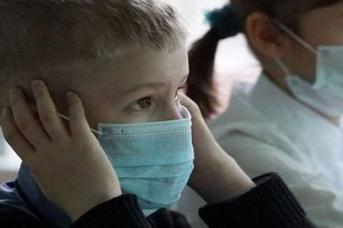 România analizează azi declararea epidemiei de gripă. elevi gripa viroze