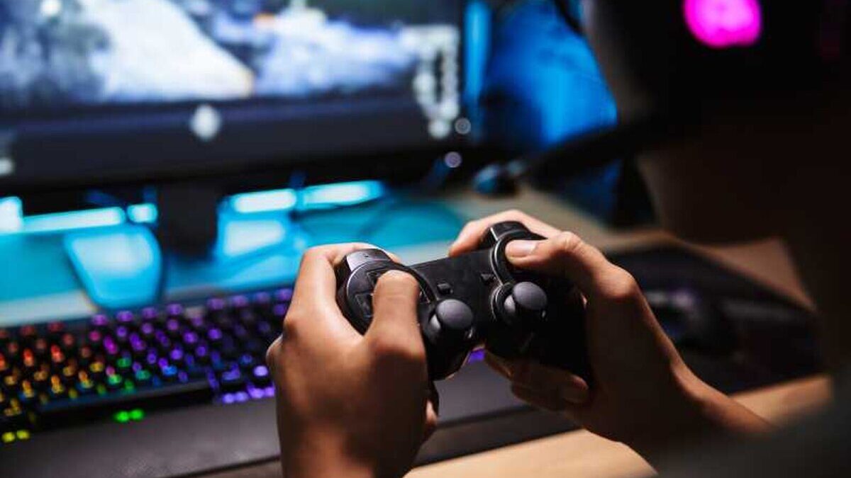 Afacerile industriei dezvoltatoare de jocuri video din România au crescut cu aproape 15% în 2019 gameri joc video twitch populari bani