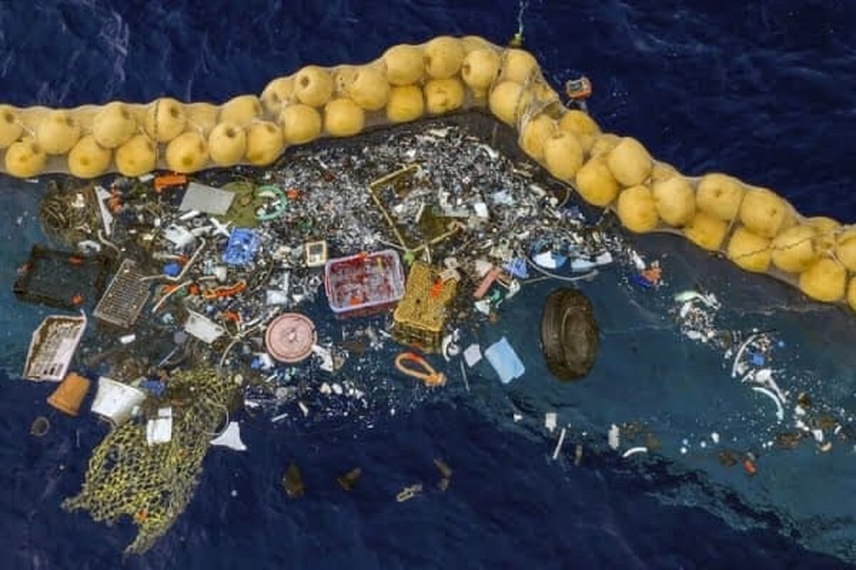 Barierele plutitoare nu reprezintă soluţia universală pentru problema plasticului din oceane
