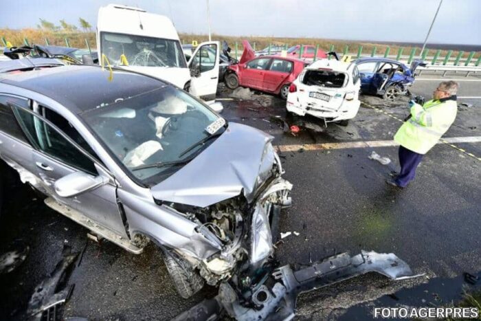 image 2016 11 5 21397696 70 accident lant autostrada soarelui