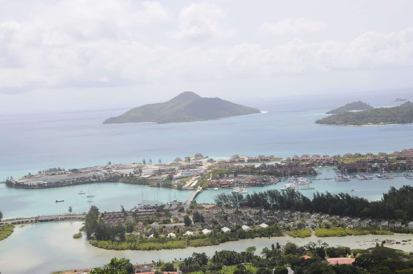 Seychelles intenţionează să fie prima ţară care imunizează 70% din populaţie