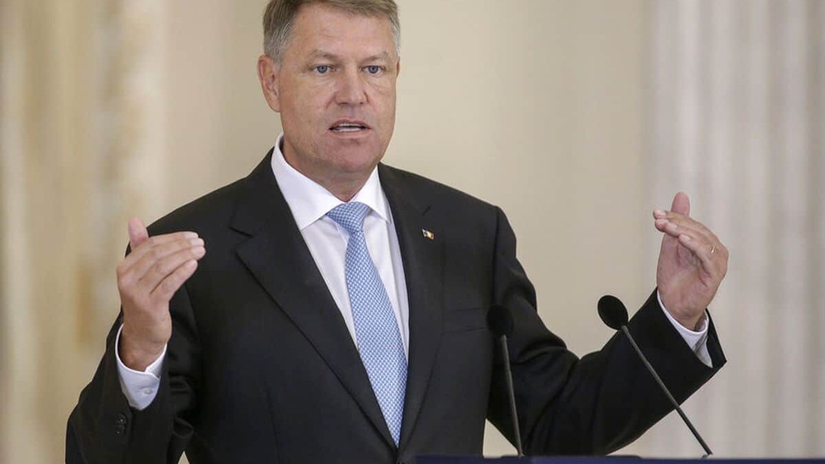 klaus iohannis se va intalni cu liderul aliantei albastru si alb