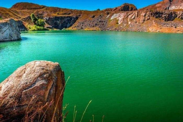 lacul romanesc de smarald