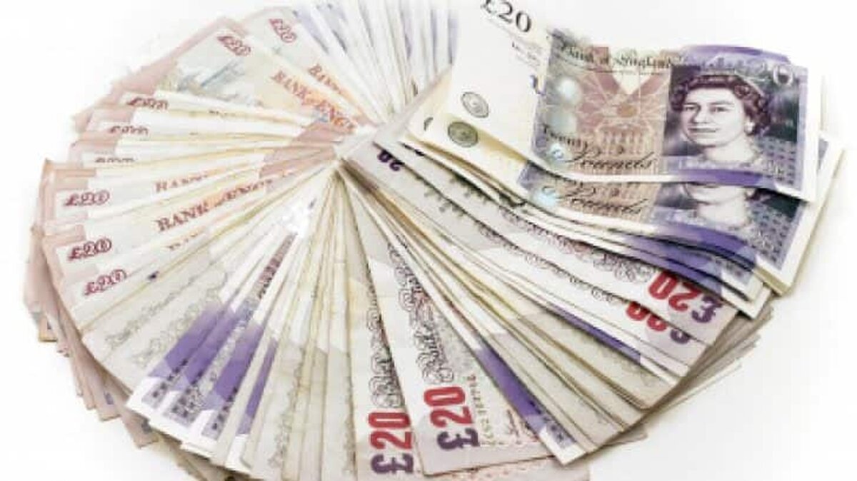 2.000 de miliarde de lire sterline este datoria publică a Marii Britanii