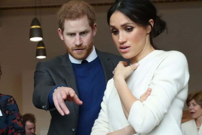 Meghan, soţia prinţului Harry, lăsată "fără apărare" de familia regală meghan markle222233