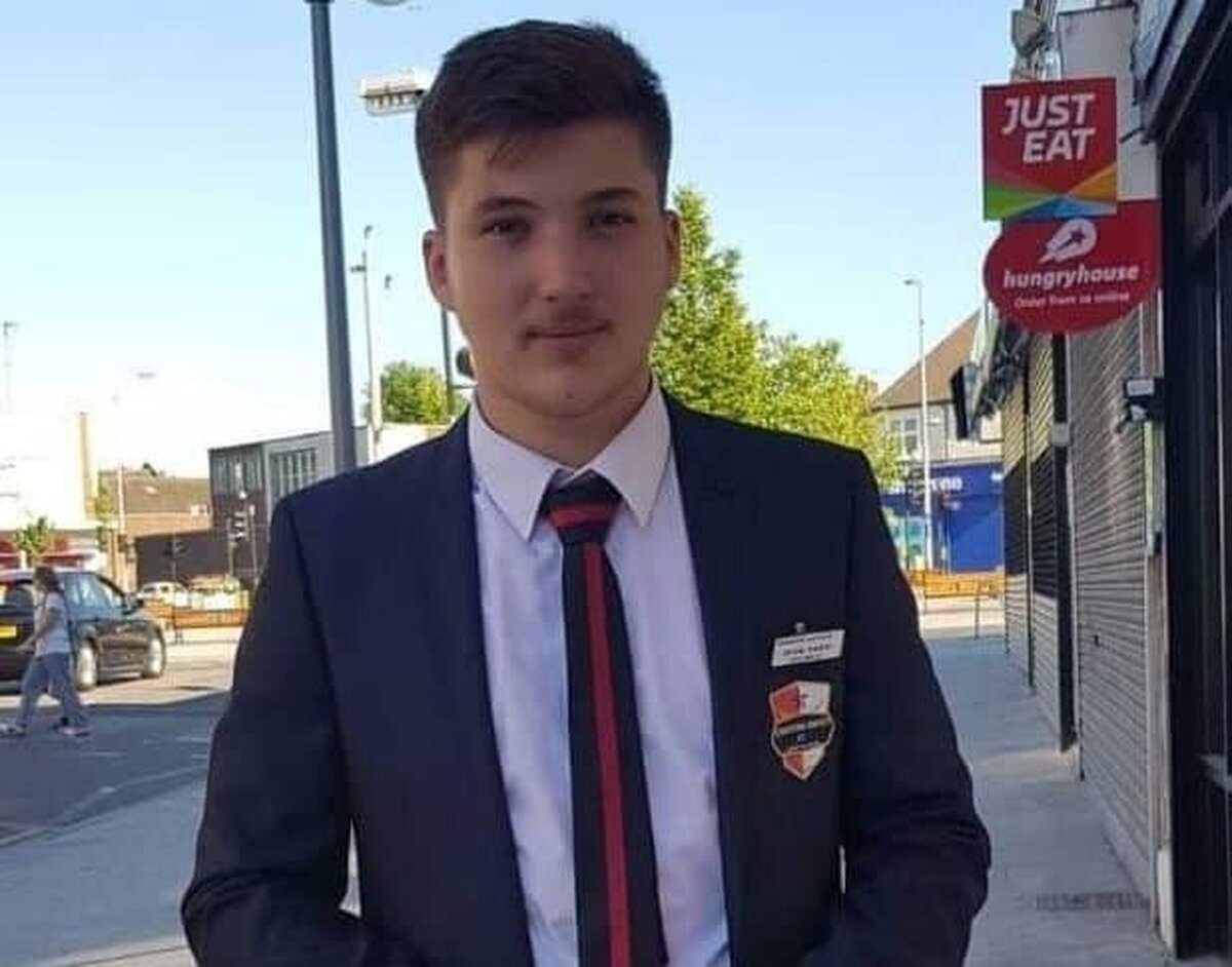 Cel mai tânăr patron al unei echipe de fotbal din Anglia este român:Îmi iubesc țara, mă voi întoarce