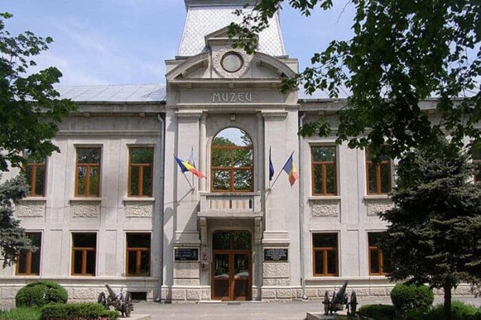 MESERII UITATE: restauratoare de succes la Muzeul Judeţean Giurgiu muzeu 7