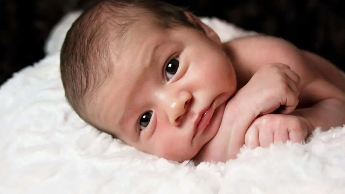 newborn-baby-990691_1920