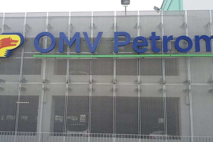 OMV Petrom susţine cu 300.000 de euro, programul "Vreau la şcoală" omv petrom 1