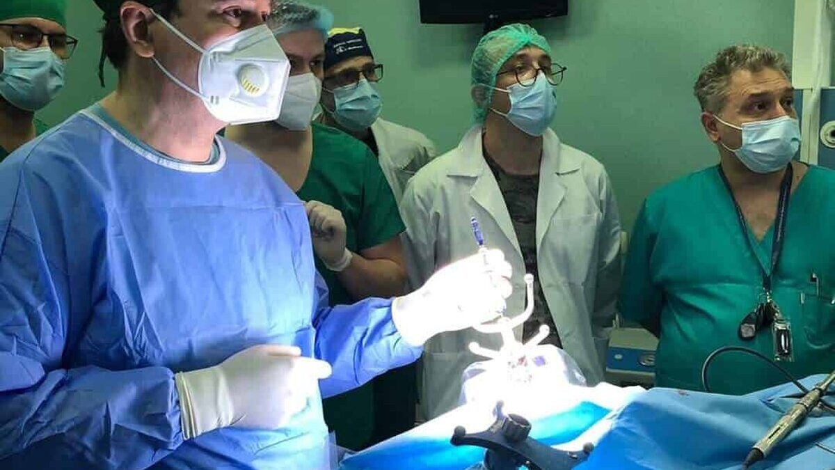 operatie-iasi-robot-chirurgie-craniana-1