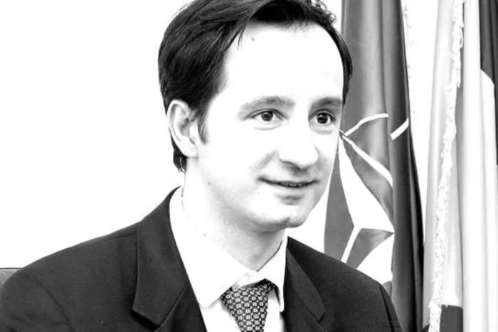 raul-patrascu_vF-blackwhite-560x364-1