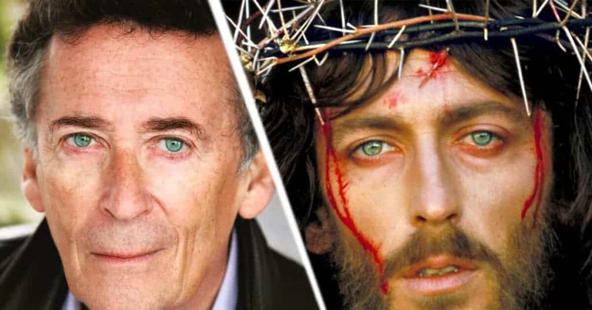 A fascinat cu rolul din „IISUS DIN NAZARET”. Cum arată acum actorul ROBERT POWELL şi cum l-a marcat filmul biblic