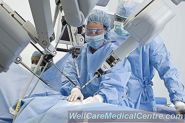 robotic-surgery-advantages-and-risks